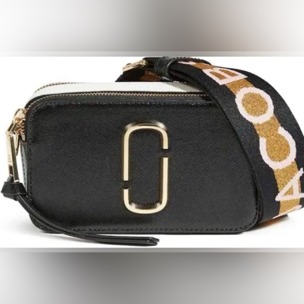 Marc Jacobs Black Snapshot Camera Bag with Gold Hardware and Logo Strap - Picture 2 of 3